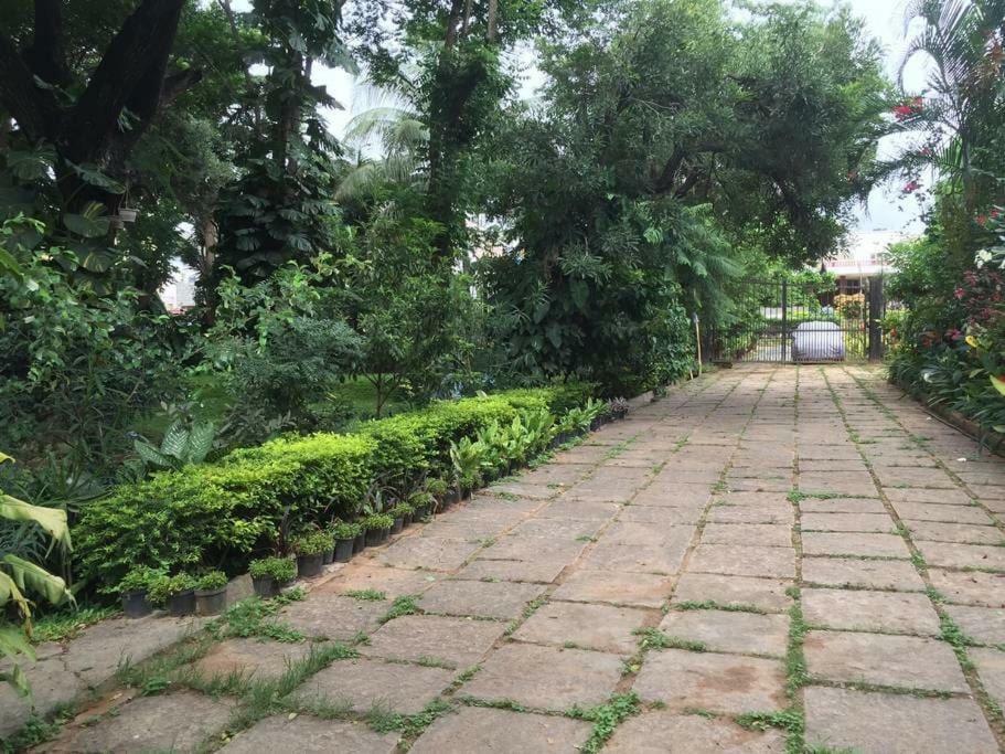 Villa Serena Бангалор Экстерьер фото