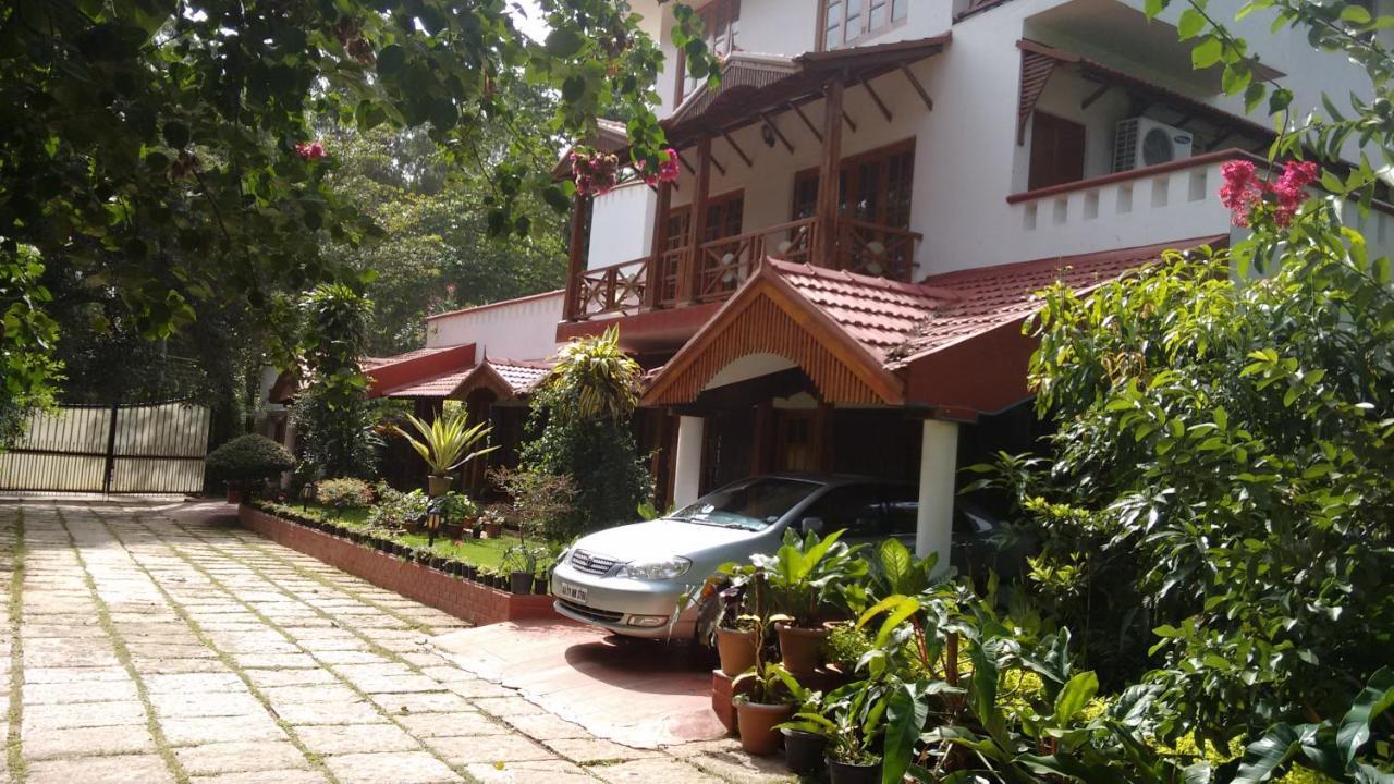 Villa Serena Бангалор Экстерьер фото