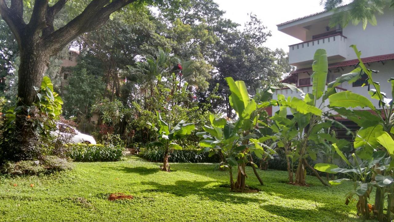 Villa Serena Бангалор Экстерьер фото